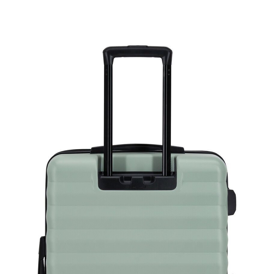 Samsonite Xion Pro Spinner Large in the color Sage. image number 7